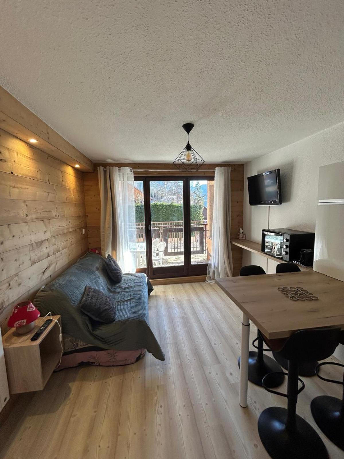 Chaleureux Appartement Moderne Briançon Exteriör bild